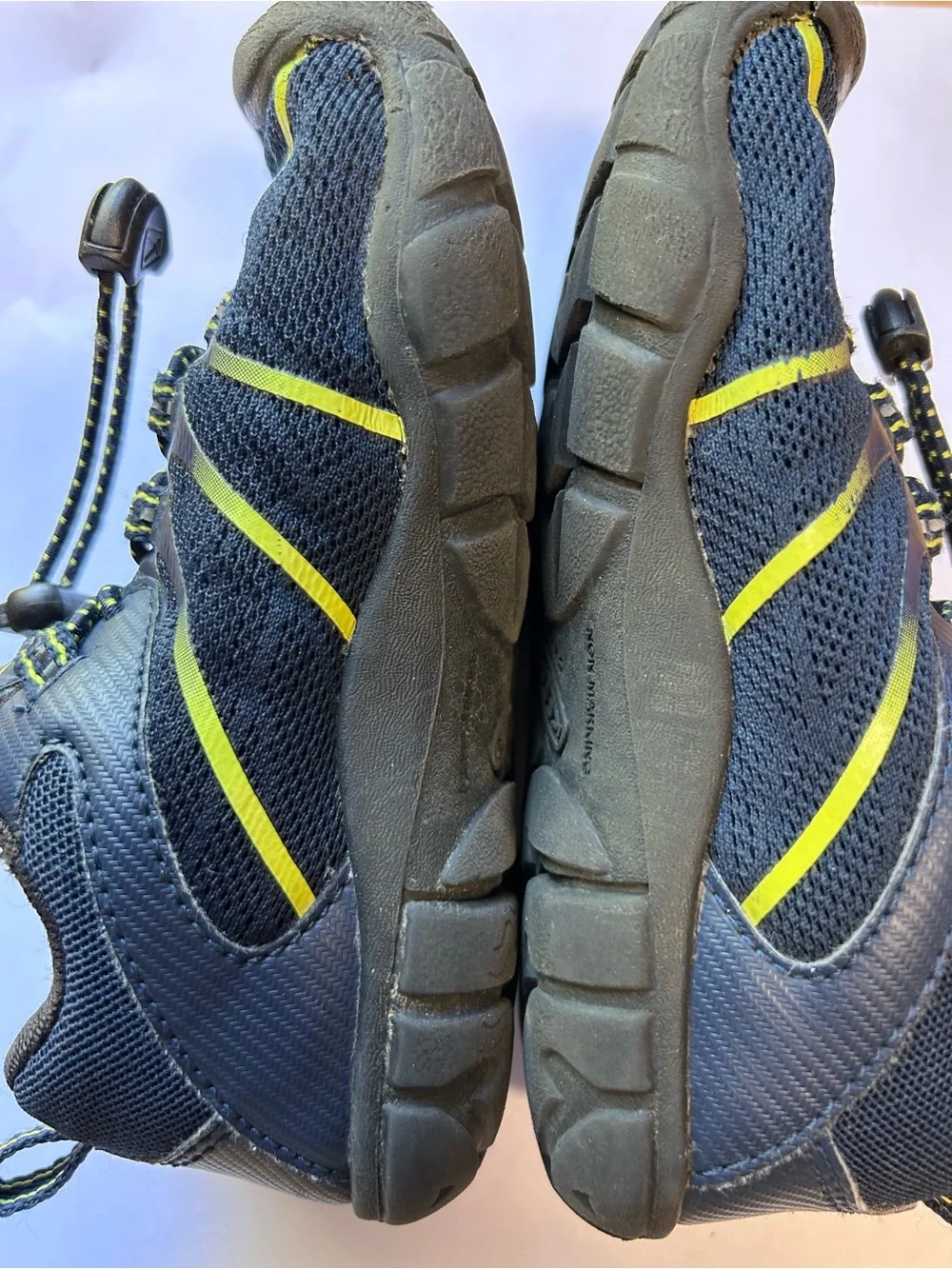 Keen Chandler CNX Kids Blue Lime Green Athletic Sneakers Shoes Size 10